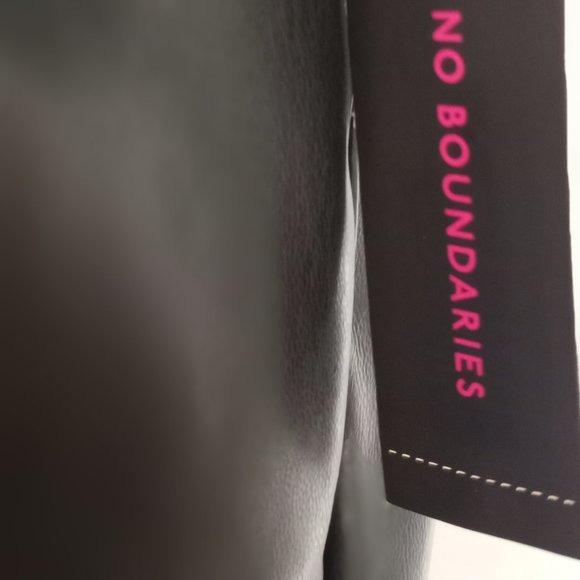 'NO BOUNDARIES' Faux Leather High Rise Skinny Size 17 NWT - Picture 12 of 12